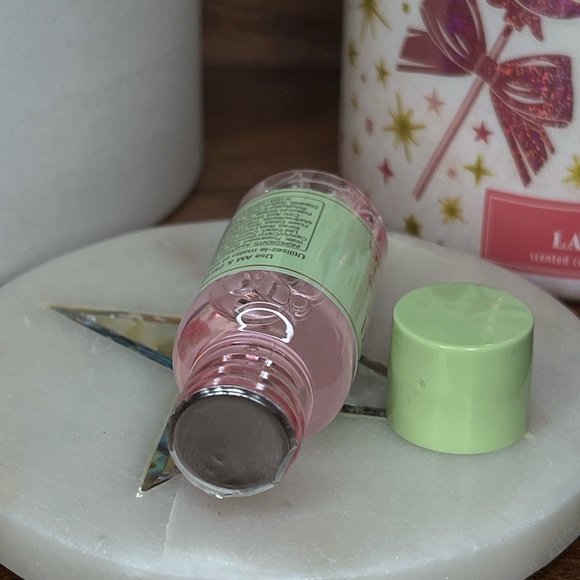 Pixi ROSE Tonic Nourishing Rose & Elderflower Travel Size 0.5 fl.oz. - Picture 2 of 2